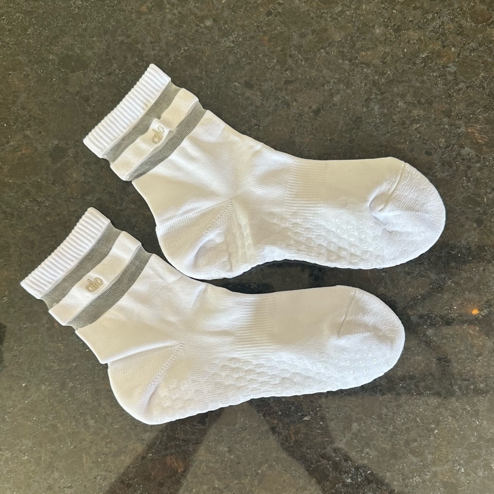 ALO Yoga Pulse Gripper Socks M/L